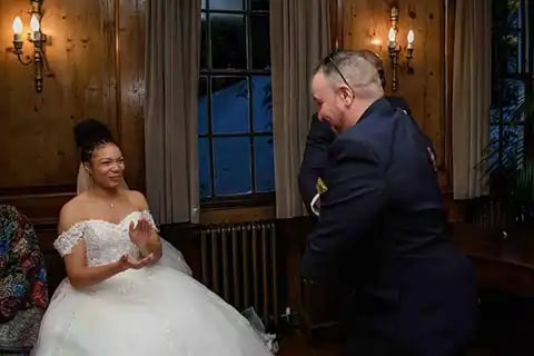 bride chatting to a wedding guest