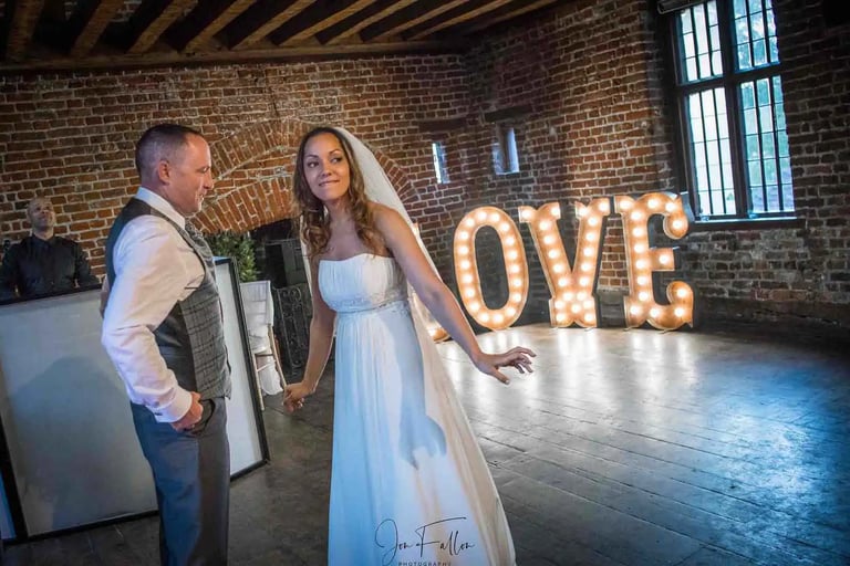 Newly-weds having their first dance