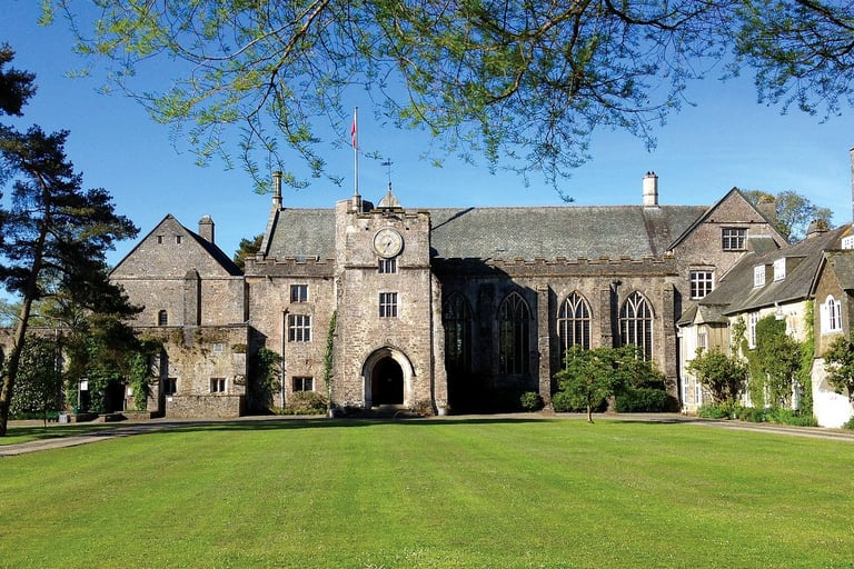 Harbour Mediation offers commercial mediation services at Dartington Hall, Totnes, Devon.