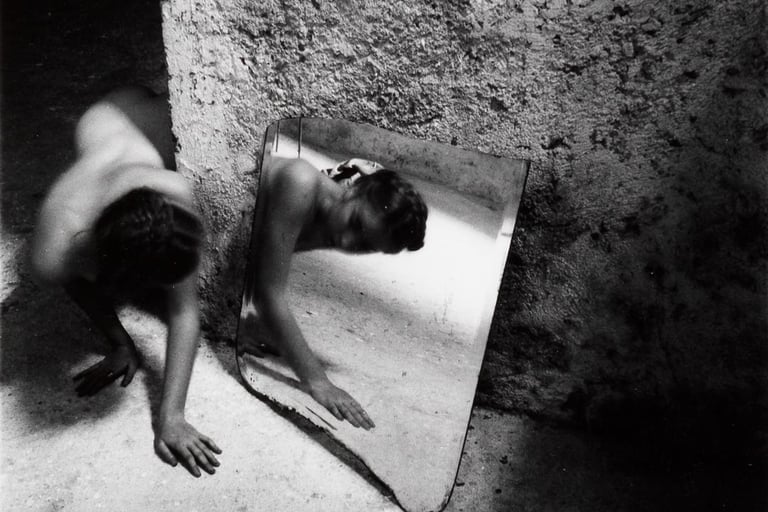 Foto di Francesca Woodman