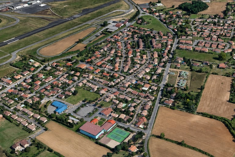 vue satellite qui represente une partie de la commune le sequestre 81990