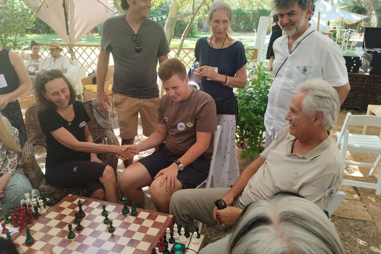 Campeonato Arcos 2025, funal de una partida y saludo amistoso