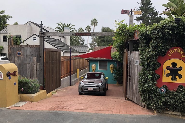 Talbotics entrance from the steet.