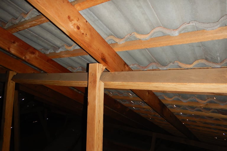 Timber roof strut failing in Perth property 