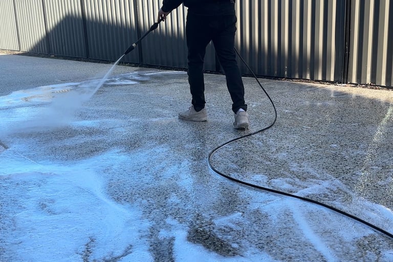 Pressure washing in Dawesville