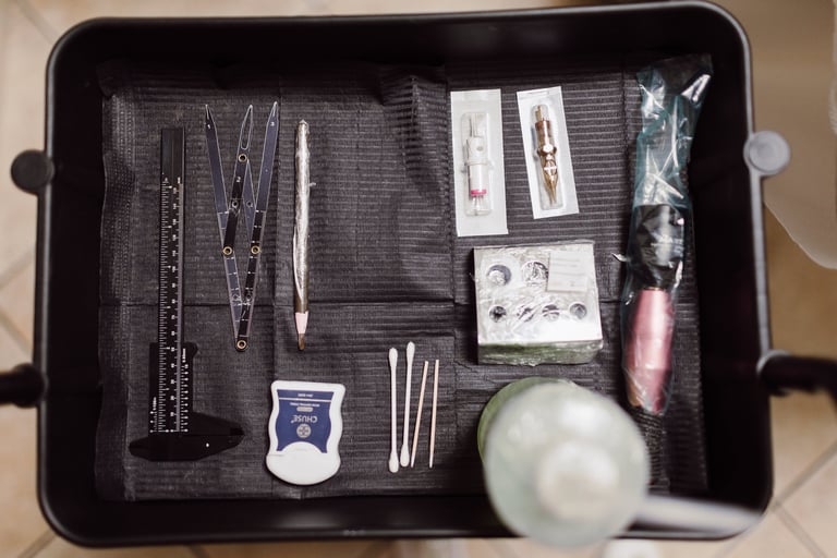 Strumenti e attrezzatura utilizzati per trattamenti permanenti make-up