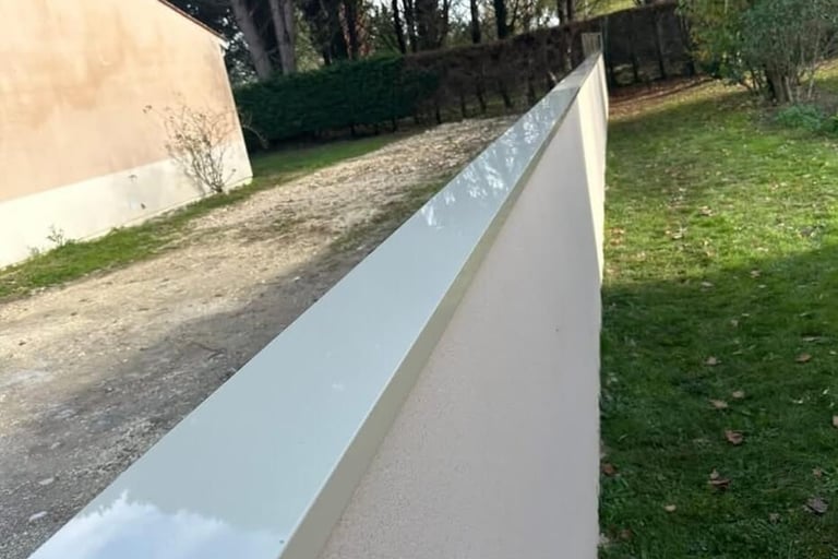 Pose de coiffes de mur après travaux dans le Lot et Garonne
