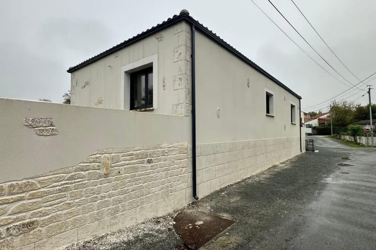 Pose de gouttière, descente d'eaux pluviales après travaux en Charente Maritime