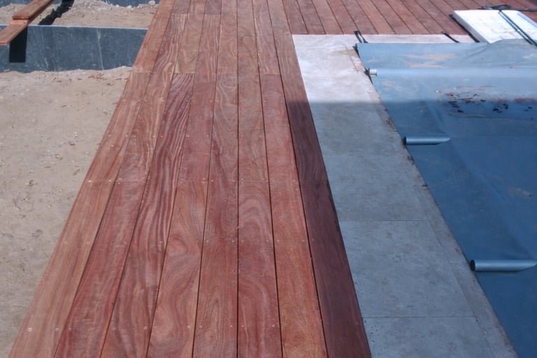 Terrasse en bois exotique