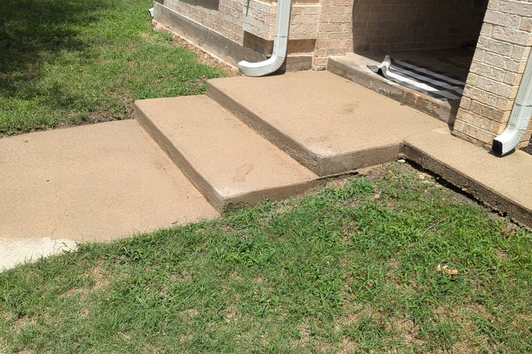 After Picture of cleaned steps in Krum Texas.   Algae and grime removed.