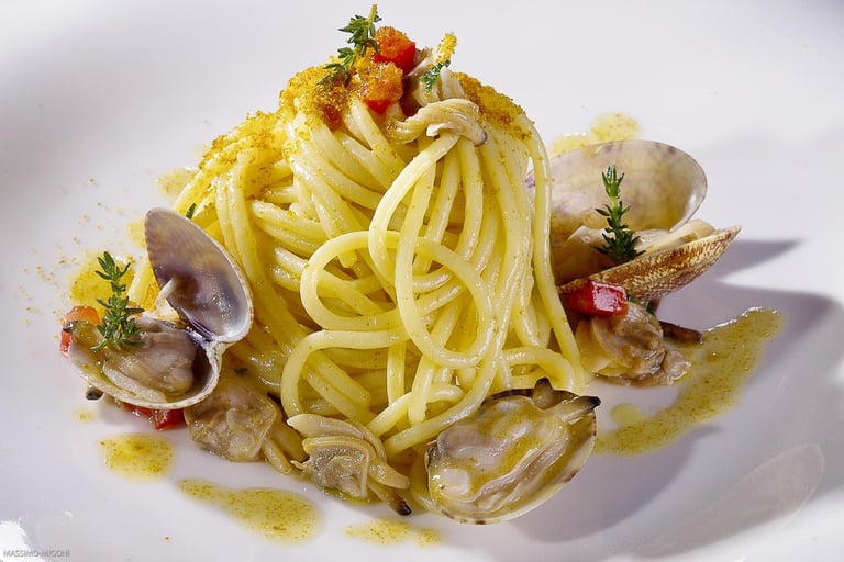 prato de macarrão com frutos do mar
