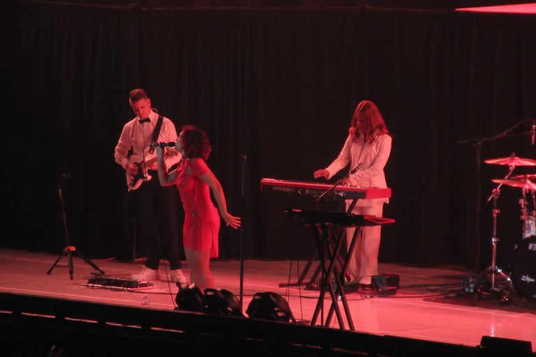 Raye on stage 