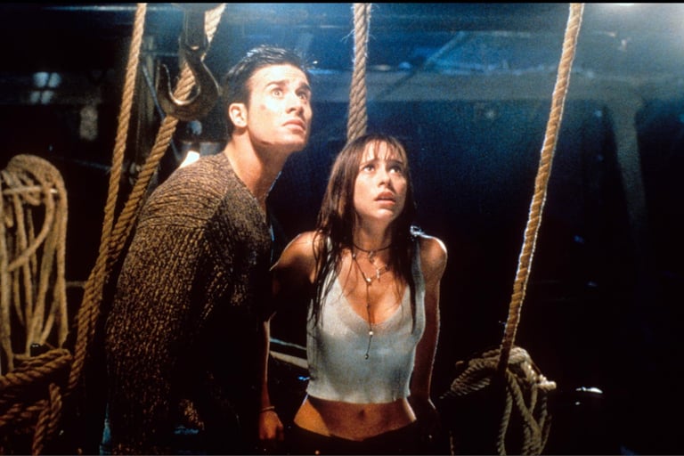 Jennifer Love Hewitt and Freddie Prinze Jr. in Eu Sei o que Vocês Fizeram no Verão Passado (1997)