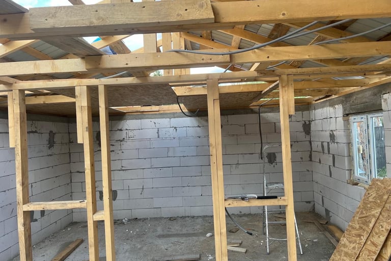 Innvendig blir det tre rom.