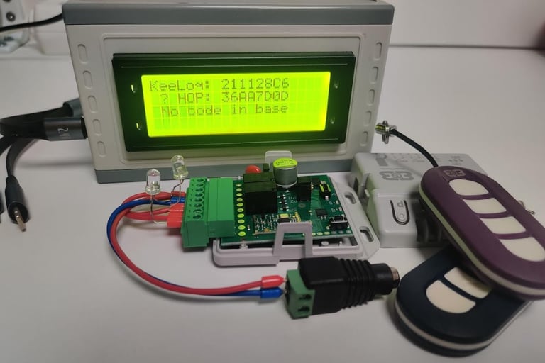 Universalus Proget BeB imtuvas šalia vartų pultelio, modernus sprendimas visų gamintojų automatikai