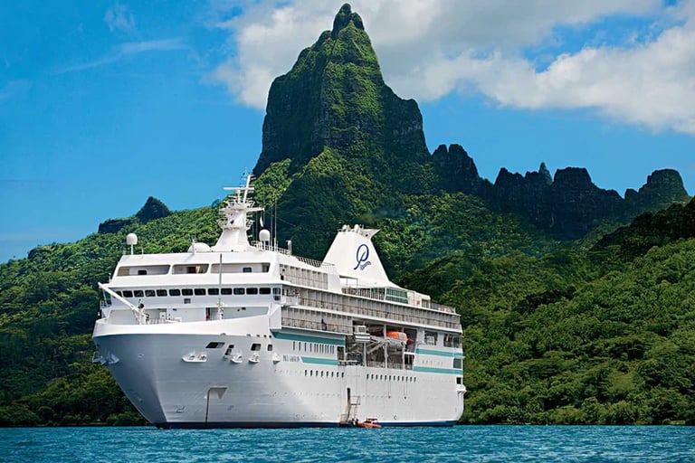 Paul Gauguin cruises Tahiti