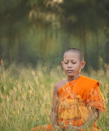 MOINE BOUDHISTE MEDITATION