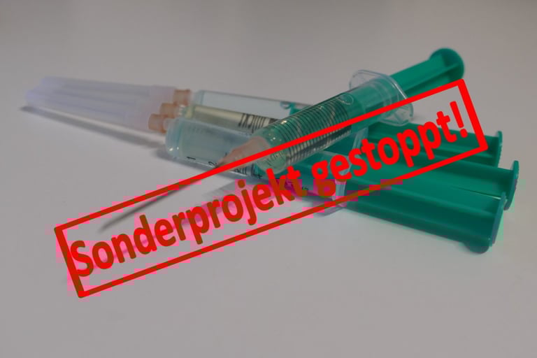 Bild von Impfspritzen mit Aufschrift Sonderprojekt gestoppt