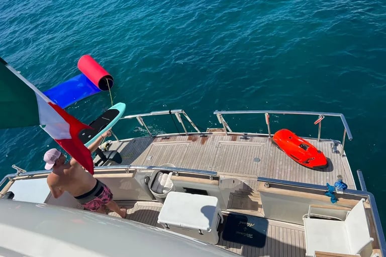 Yate Antago 98 en renta cabo san lucas juguetes