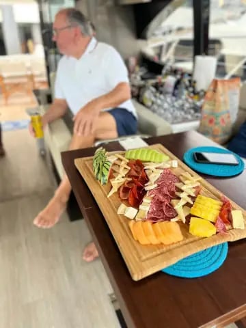 yate schaefer 65 en renta cabo san lucas comida