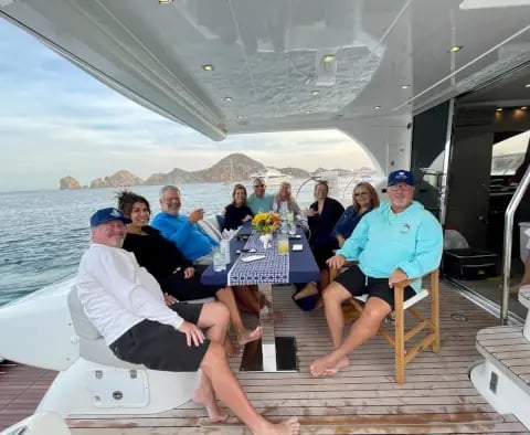 yate schaefer 65 en renta cabo san lucas mesa