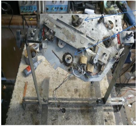 After dissassembly, a good look at the chassis shows years of neglect.