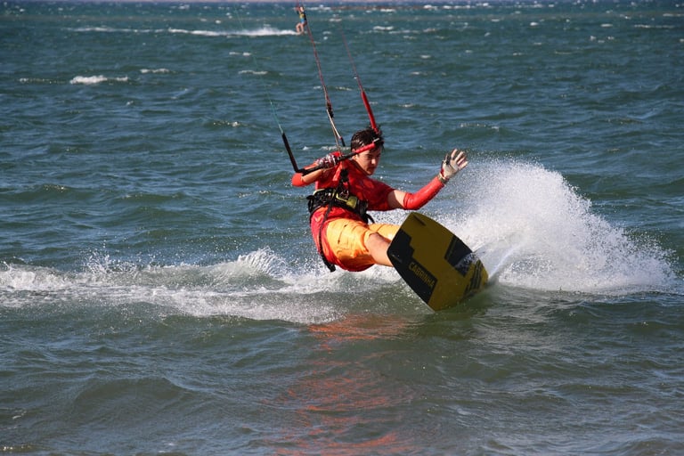 Kitesurfing carve