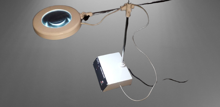#LIGHT MAGNIFYING LAMP