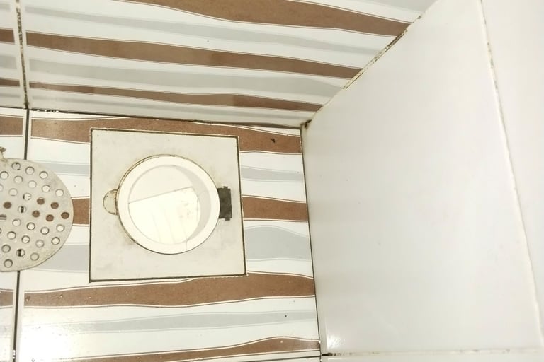 anti cockroach floor trap