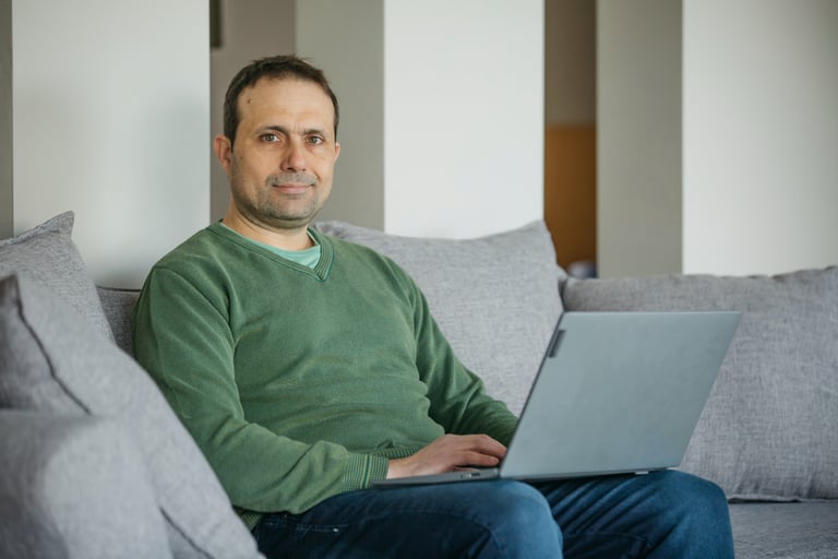 Luciano Dalio, coach de reinvención profesional y coaching ejecutivo para ejecutivos despedidos.