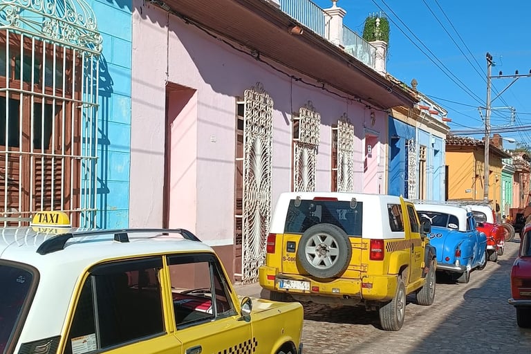 Tipiche vie colorate coloniali a Trinidad, Cuba