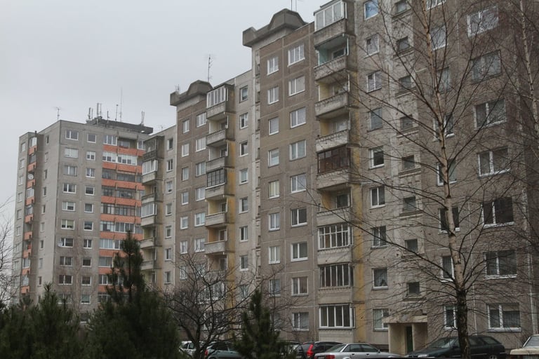 Senieji daugiabučiai