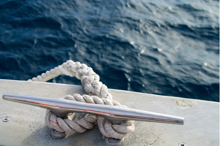 Cleat knot on boat