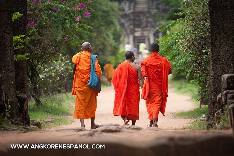 Monjes budistas en Angkor