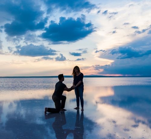 Man does a marriage proposal to a woman