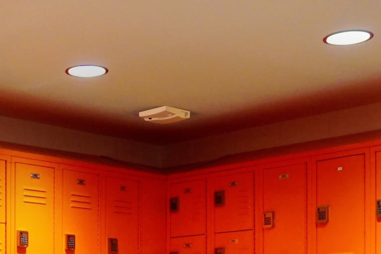 Zeptive vape detektorius ir sistema garinimo ir rūkymo detekcijai ir informavimui esamu laiku