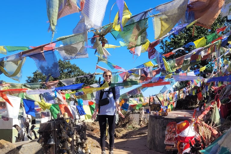 1 day hike, short hike, kathmandu, nepal, phulchoki, himalayas, temple, hindu, buddhist, prayer flag
