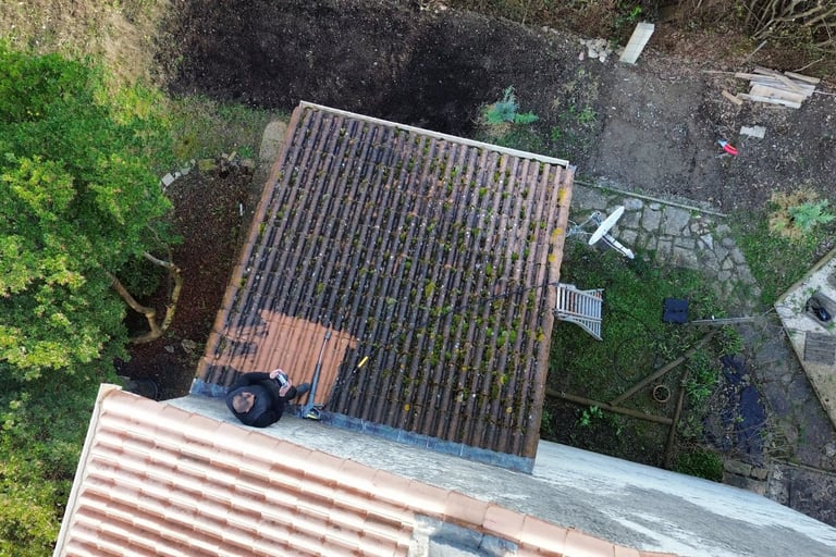 entretien tuile en ardèche avec controle par drone