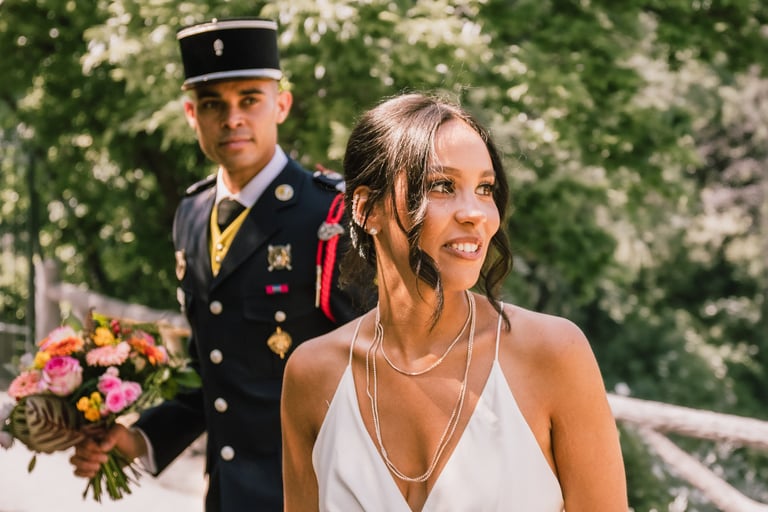 mariage aux Buttes Chaumont, séance de couple en extérieur