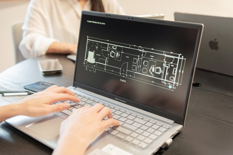 Diseño de plano técnico de vivienda en construcción modular realizado en ordenador