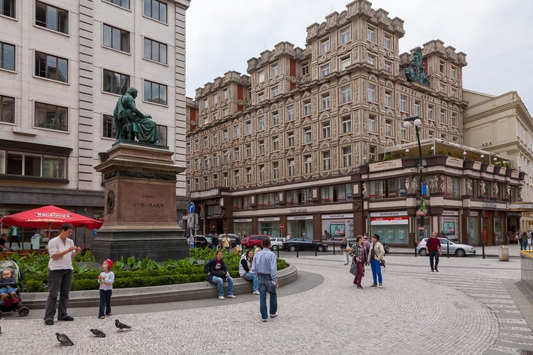 Reinhard Mokros: Adria-Palast in Prag