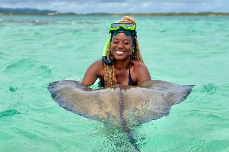 Melissa Rose Cooper snorkling in the caribbean.