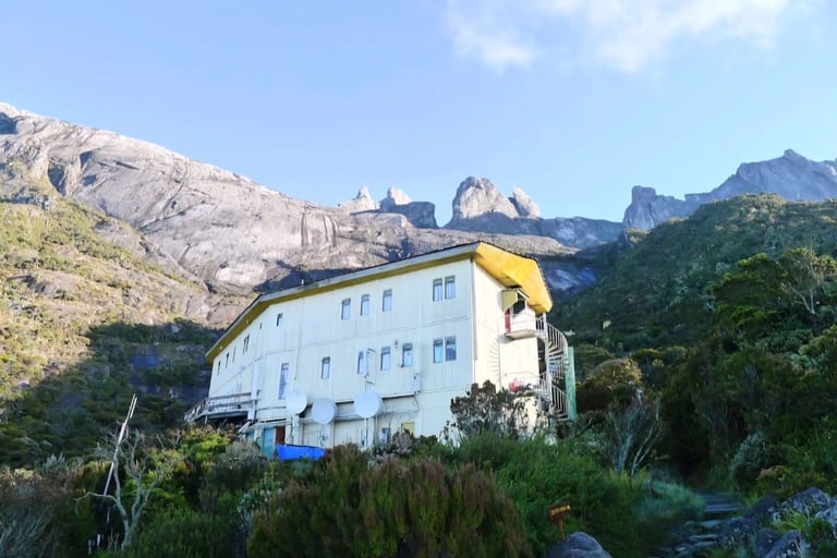 borneo mount kinabalu panalaban base camp