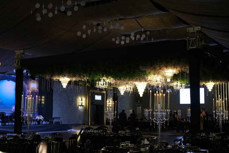 a large room with a lot of tables and chairs