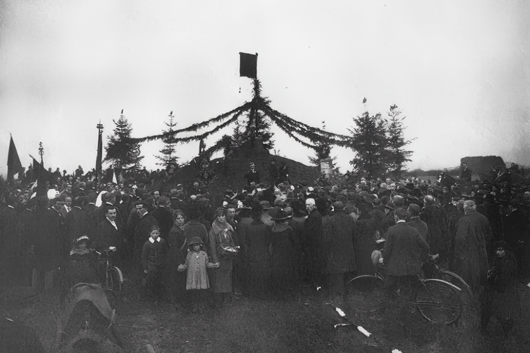 Mausolée de Limoy (1920 ?) aujourd'hui disparu