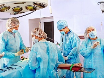 Should doctor operate cancer patients