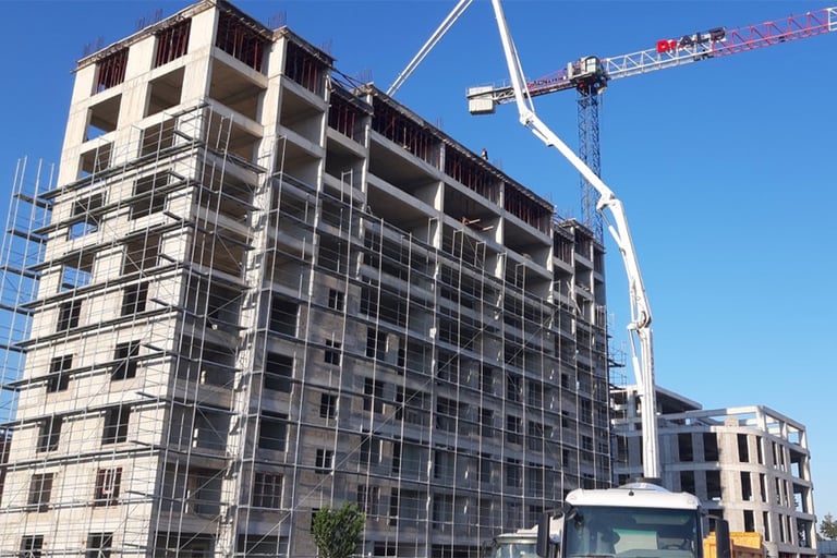 Ankara Esenboğa Havalimanı’nın yakınında; iki yapıdan oluşan, tamamlanmış bir inşaat projesi.