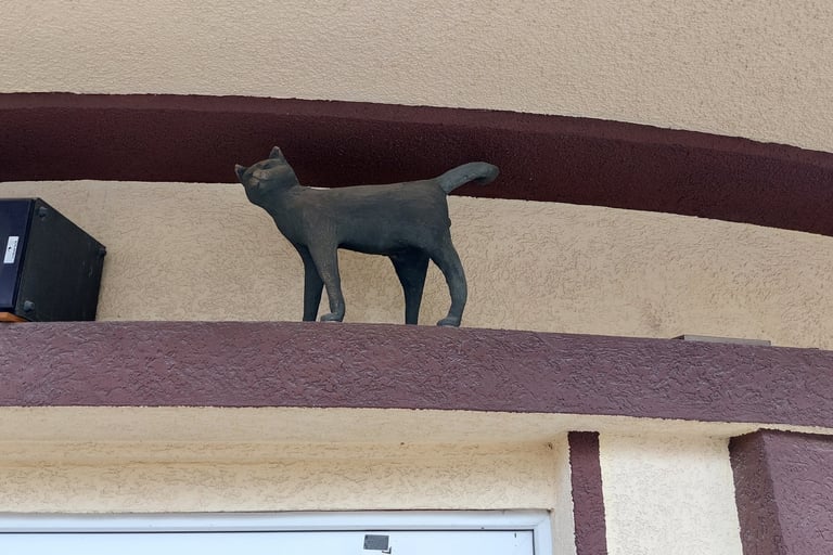 Cat statue at Sportivnaya 4A