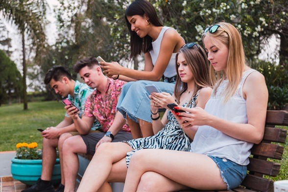 Generation Y: How the internet affects our thinking