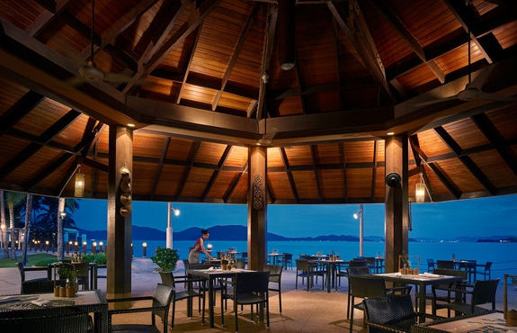 Dining at Shangri-la Tanjung Aru